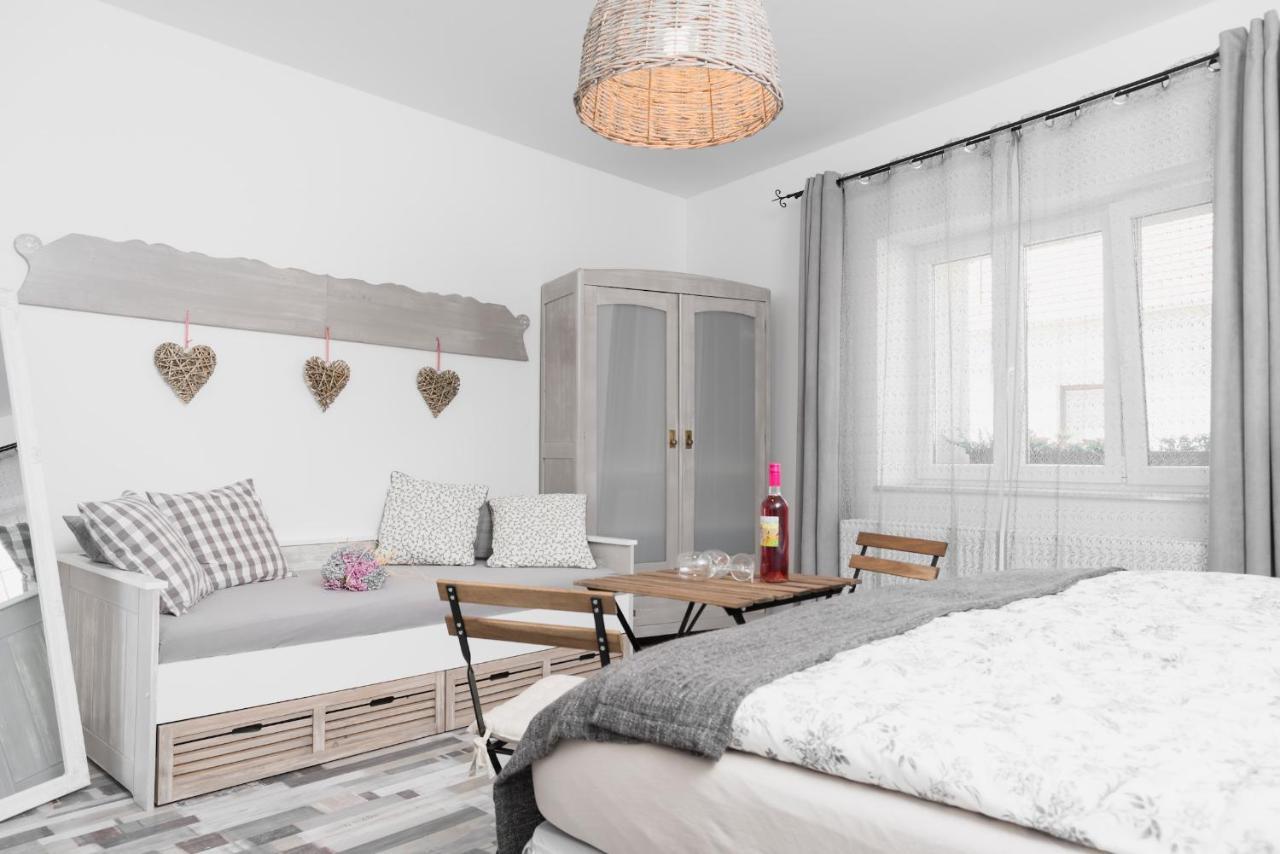Madarlatta Vendeghaz Hotel Fertorakos Luaran gambar